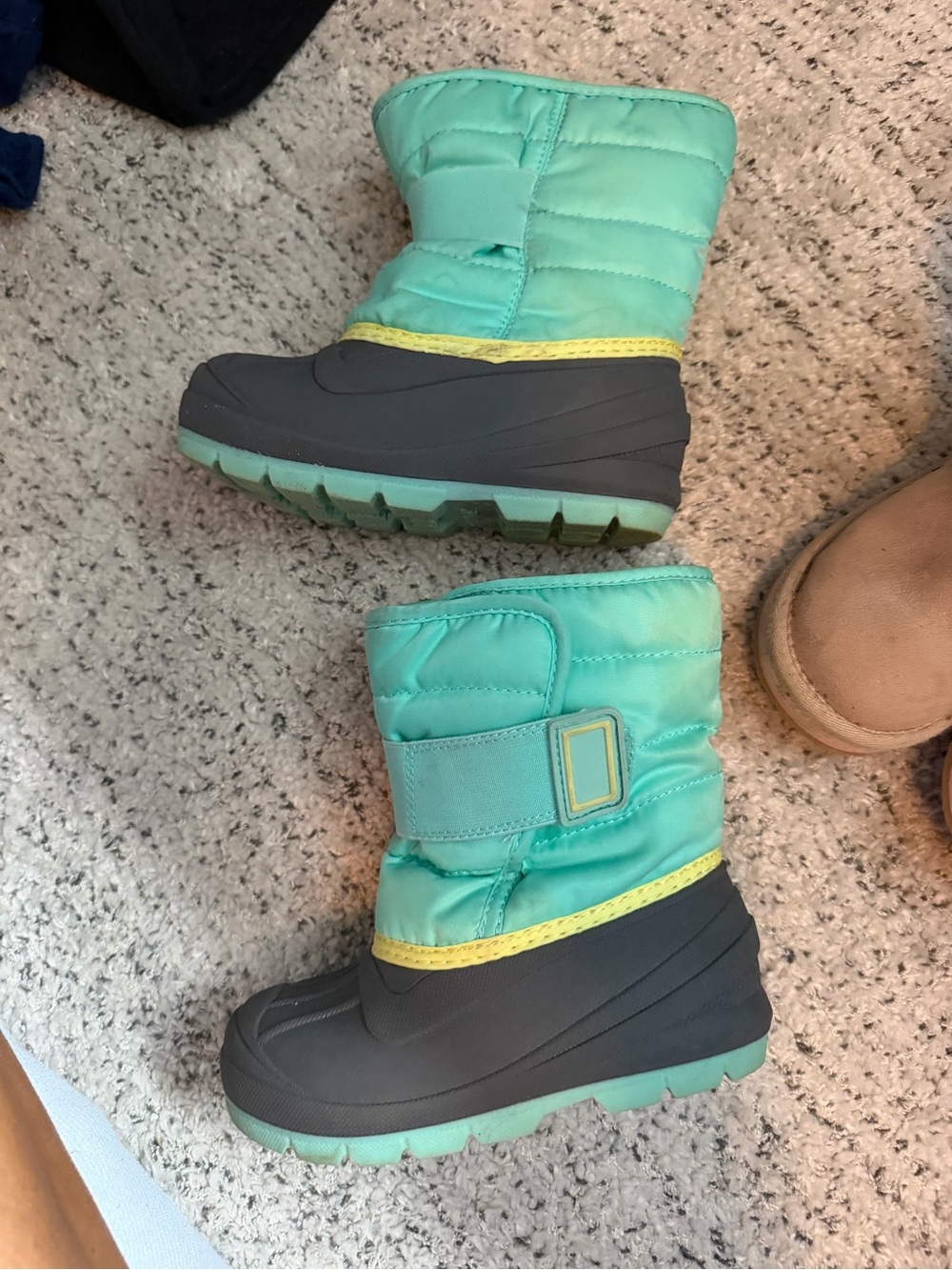 Cat & Jack Aqua and Gray Kids Winter snow Boots Euc size 9
